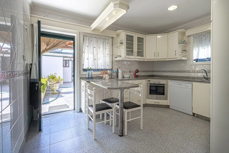 Moradia T4 para Venda em Gondomar (São Cosme), Valbom e Jovim Foto 10