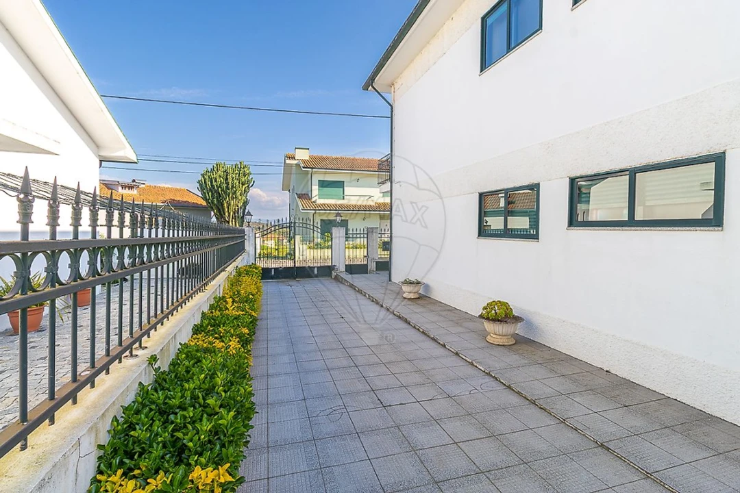 Moradia T4 para Venda em Gondomar (São Cosme), Valbom e Jovim Foto 4