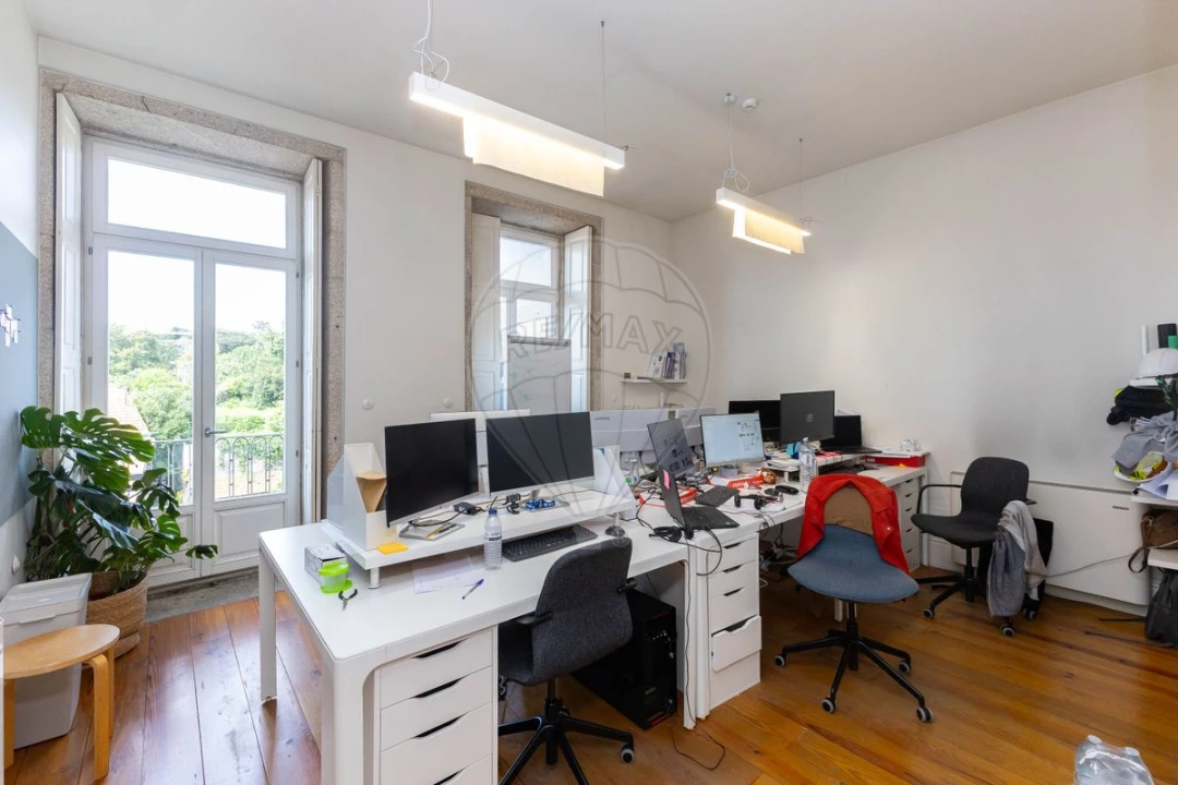 Prédio para Arrendamento em Cedofeita, Santo Ildefonso, Sé, Miragaia, São Nicolau e Vitória Foto 14