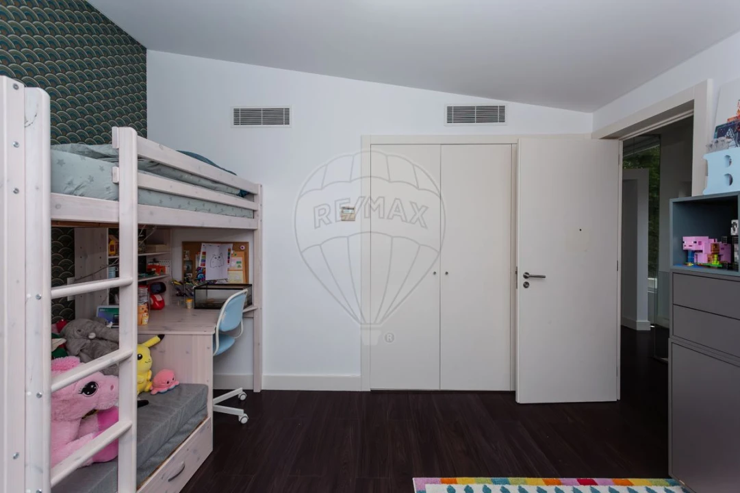 Moradia T5 para Venda em Alcabideche Foto 36