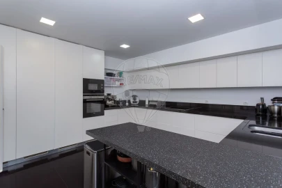 Moradia T5 para Venda em Alcabideche