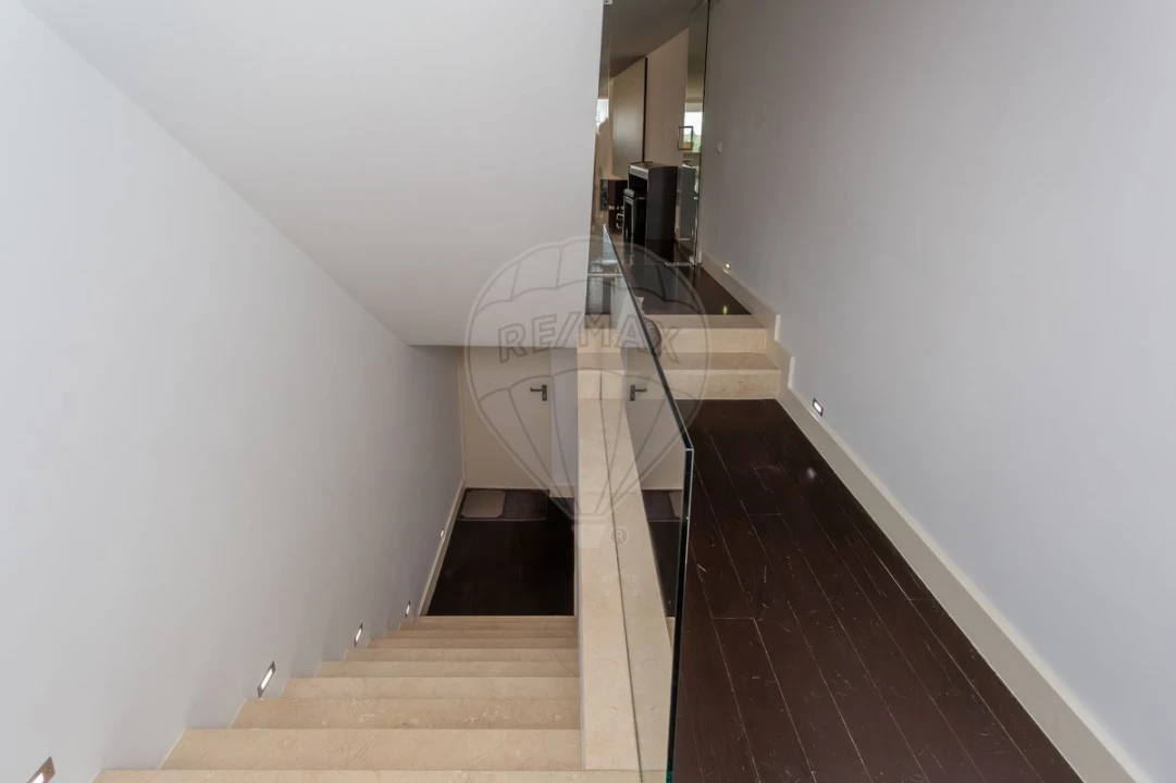 Moradia T5 para Venda em Alcabideche Foto 28