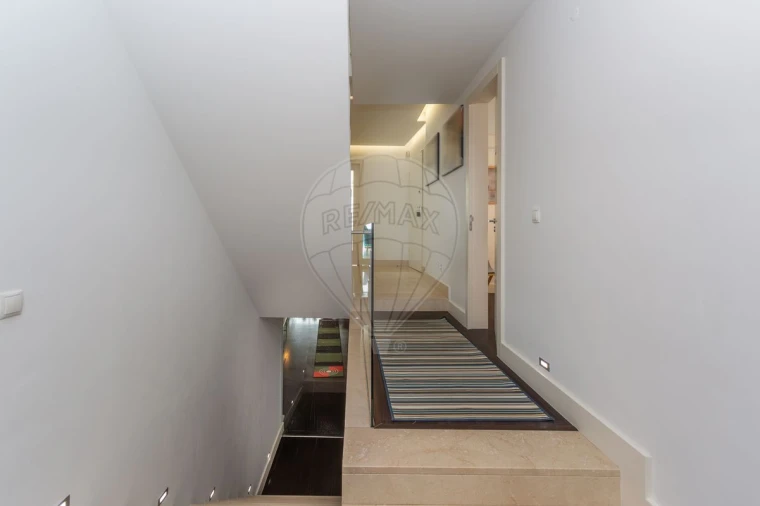 Moradia T5 para Venda em Alcabideche Foto 24