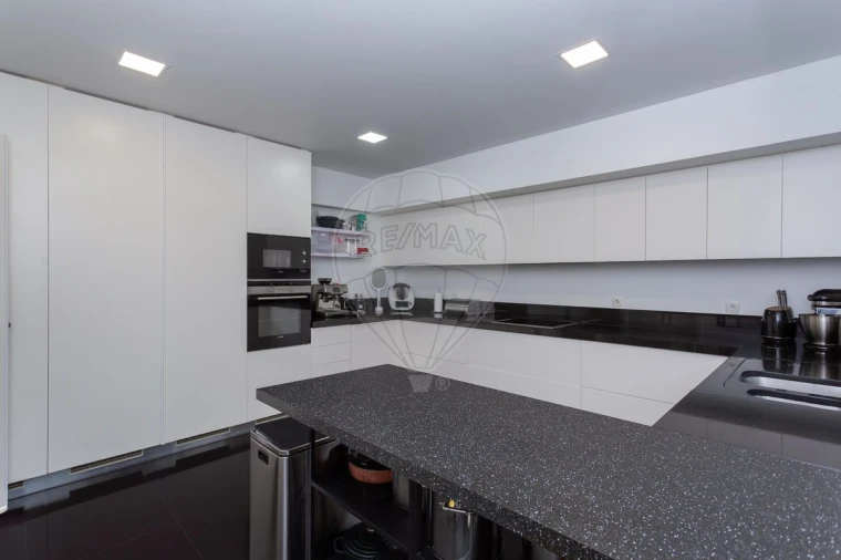 Moradia T5 para Venda em Alcabideche Foto 17