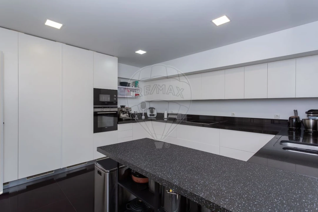 Moradia T5 para Venda em Alcabideche Foto 17