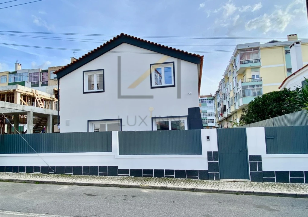 Moradia T4 para Venda em Agualva e Mira-Sintra Foto 2