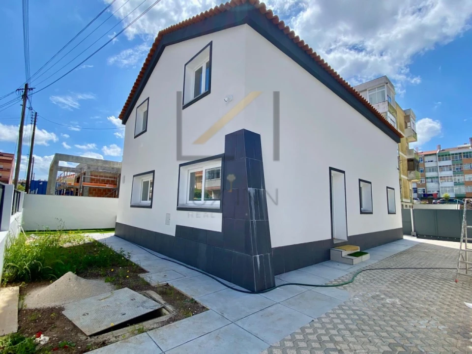 Moradia T4 para Venda em Agualva e Mira-Sintra Foto 8