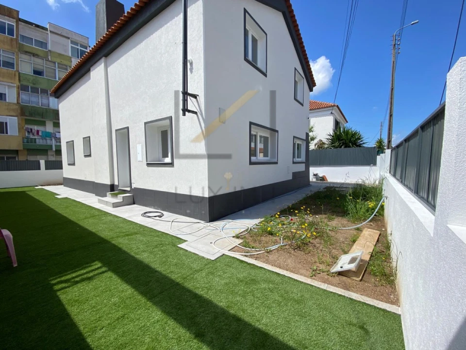 Moradia T4 para Venda em Agualva e Mira-Sintra Foto 5