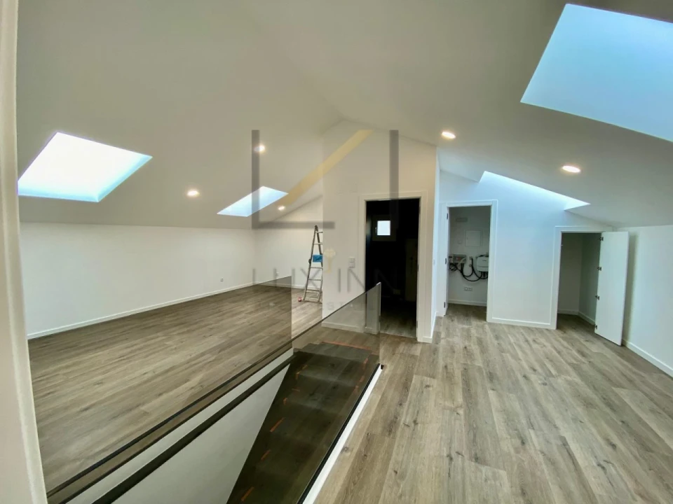 Moradia T4 para Venda em Agualva e Mira-Sintra Foto 43