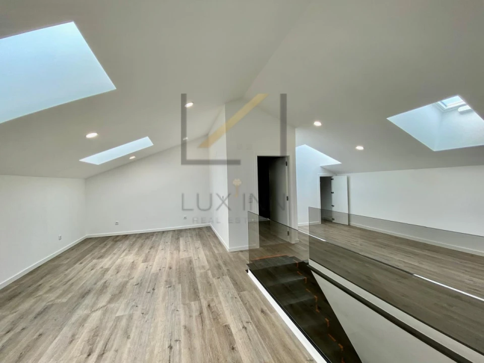 Moradia T4 para Venda em Agualva e Mira-Sintra Foto 46