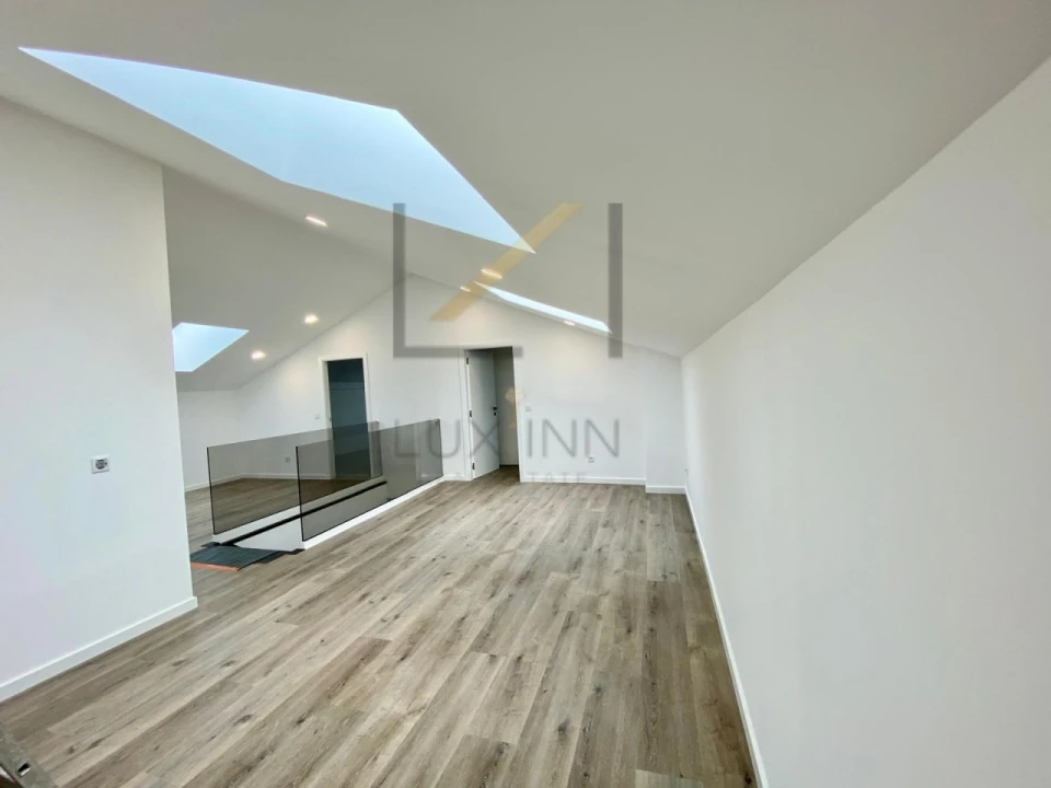 Moradia T4 para Venda em Agualva e Mira-Sintra Foto 48