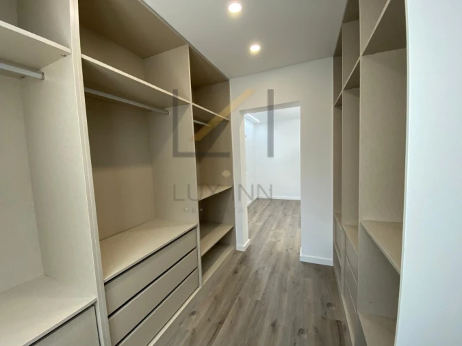 Moradia T4 para Venda em Agualva e Mira-Sintra Foto 32