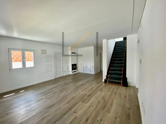 Moradia T4 para Venda em Agualva e Mira-Sintra Foto 40