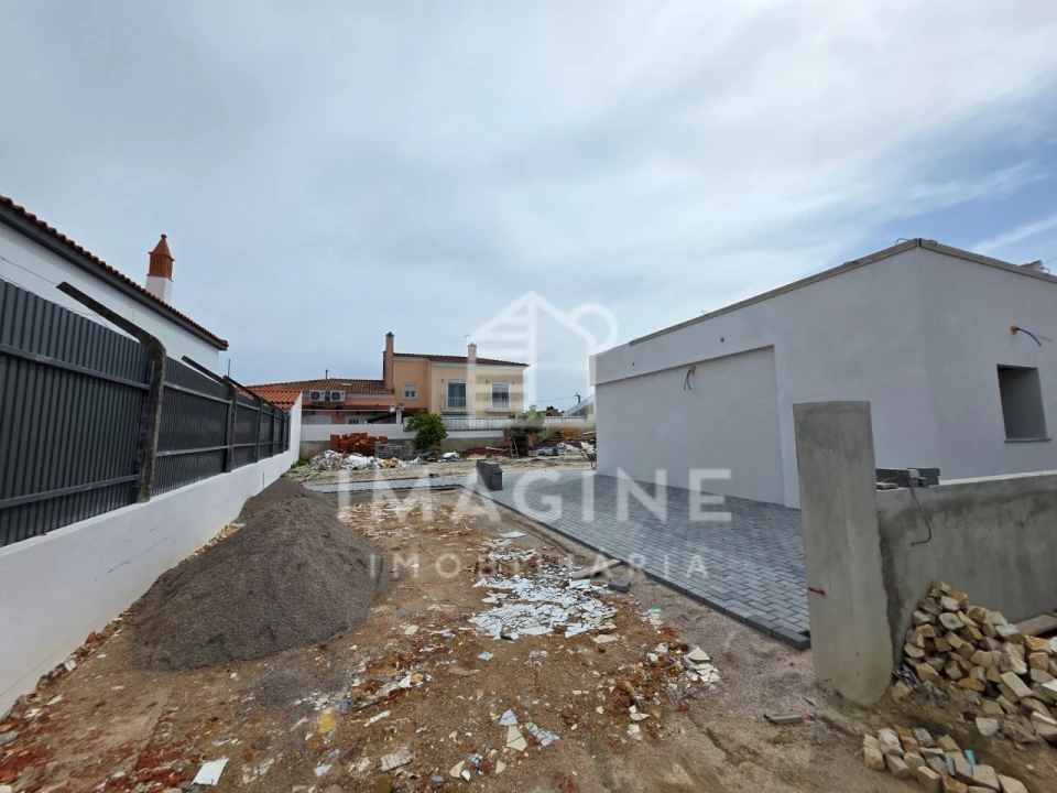 Moradia T3 para Venda em Quinta do Anjo Foto 28