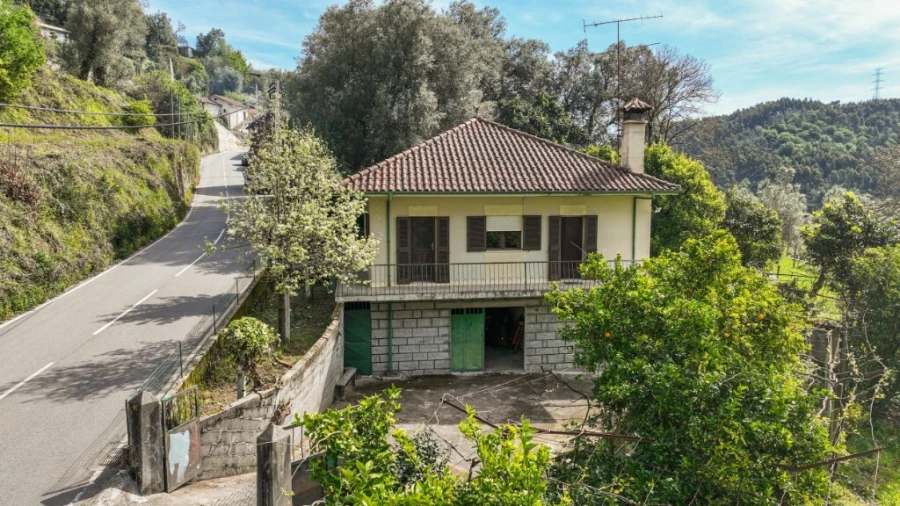 Moradia T3 para Venda em Caires Foto 1