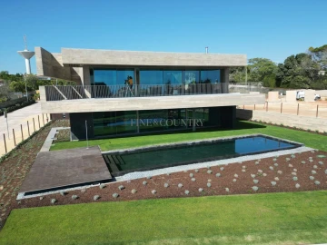 Moradia T4 para Venda em Lagos (São Sebastião e Santa Maria)