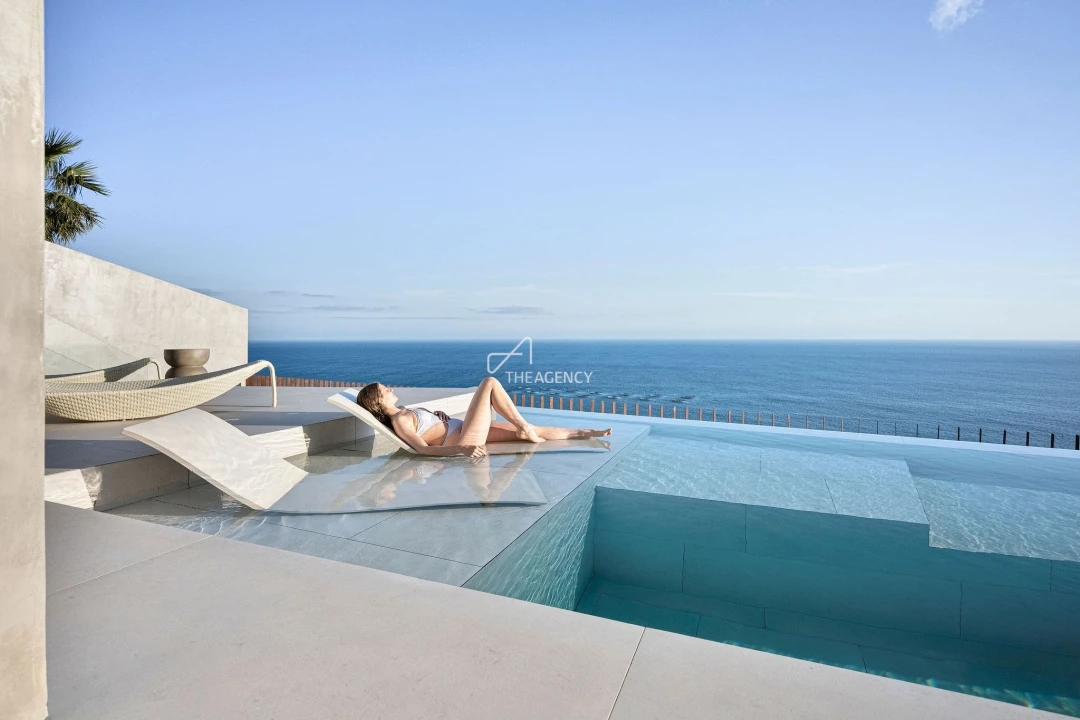 Apartamento T4 para Venda em Arco da Calheta Foto 4