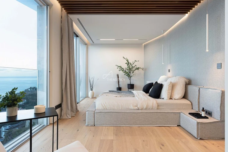 Apartamento T4 para Venda em Arco da Calheta Foto 32