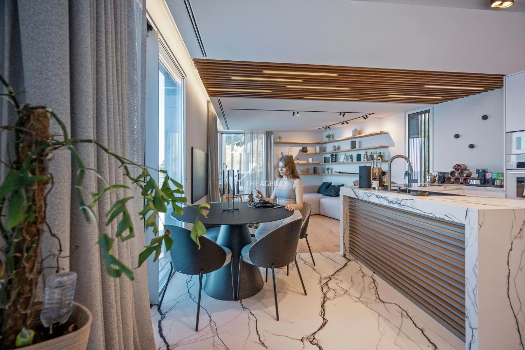 Apartamento T4 para Venda em Arco da Calheta Foto 48