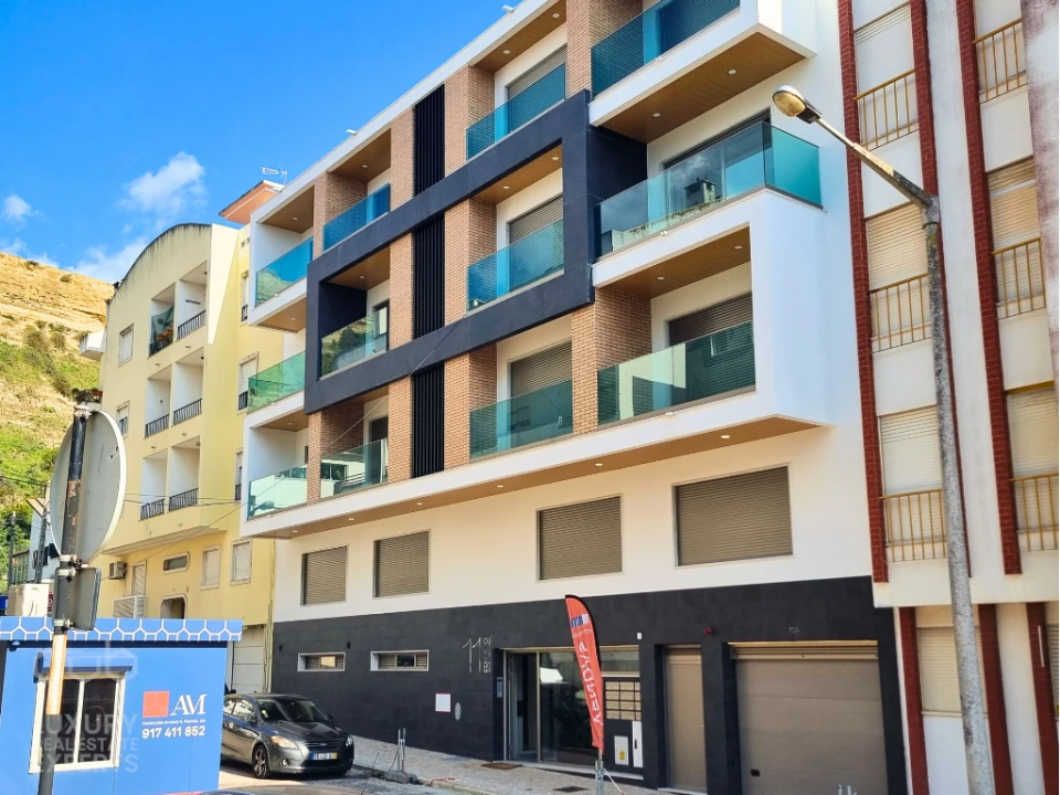 Apartamento T5 para Venda em Costa da Caparica Foto 3