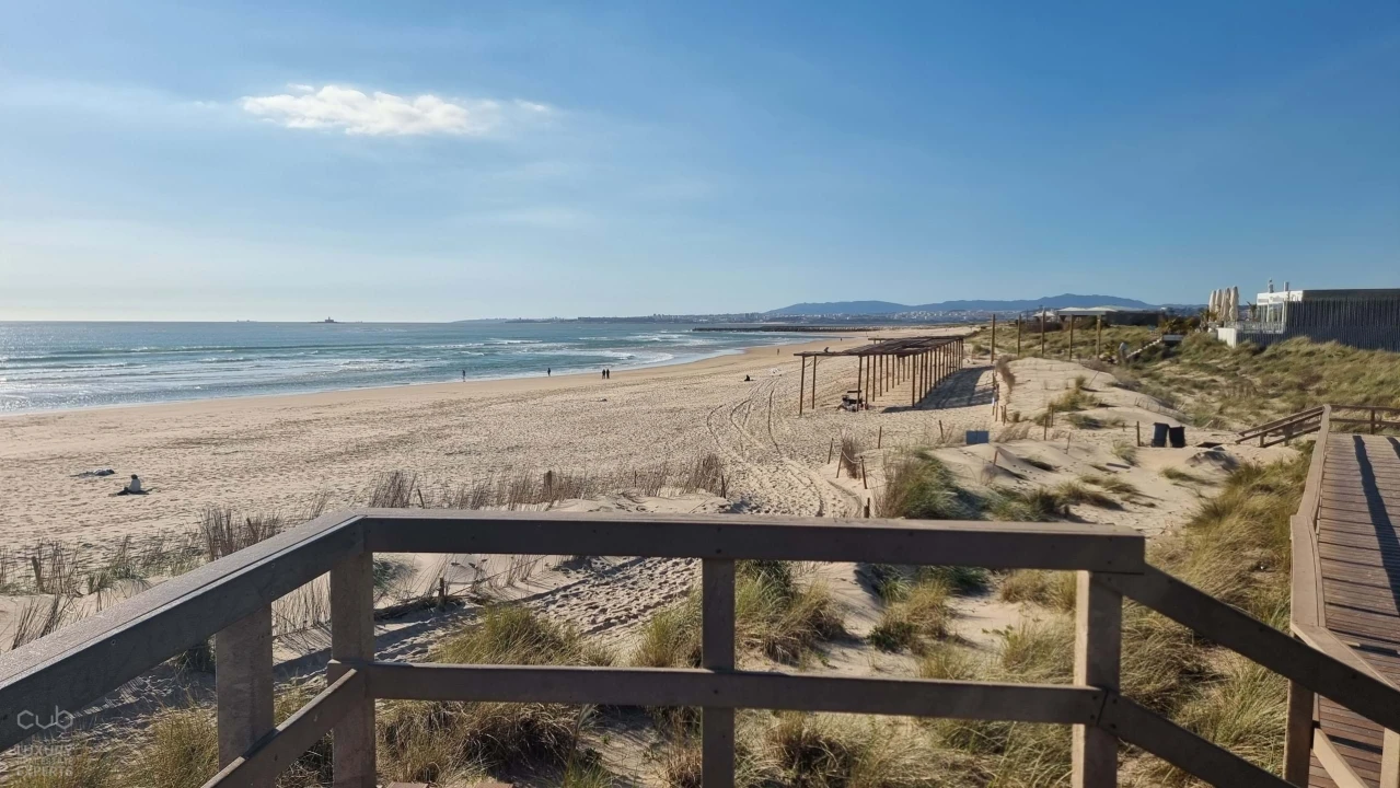 Apartamento T5 para Venda em Costa da Caparica Foto 21