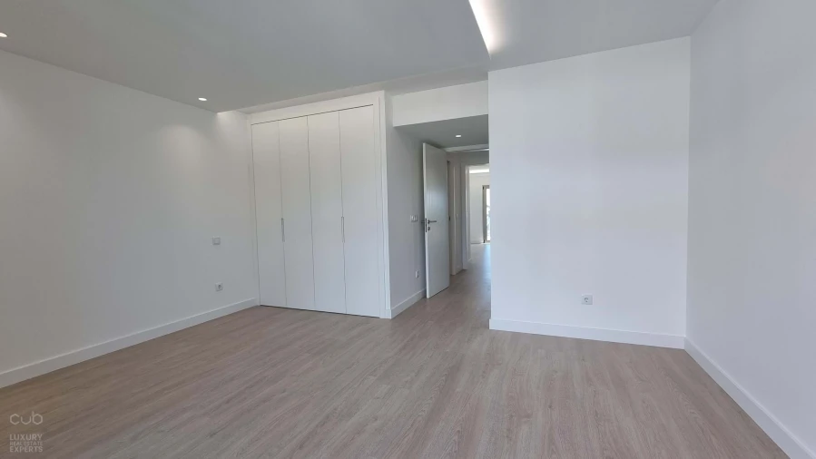 Apartamento T5 para Venda em Costa da Caparica Foto 6