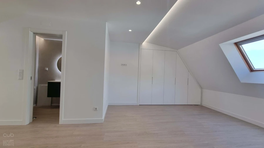 Apartamento T5 para Venda em Costa da Caparica Foto 12