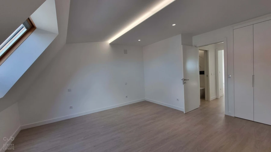 Apartamento T5 para Venda em Costa da Caparica Foto 16