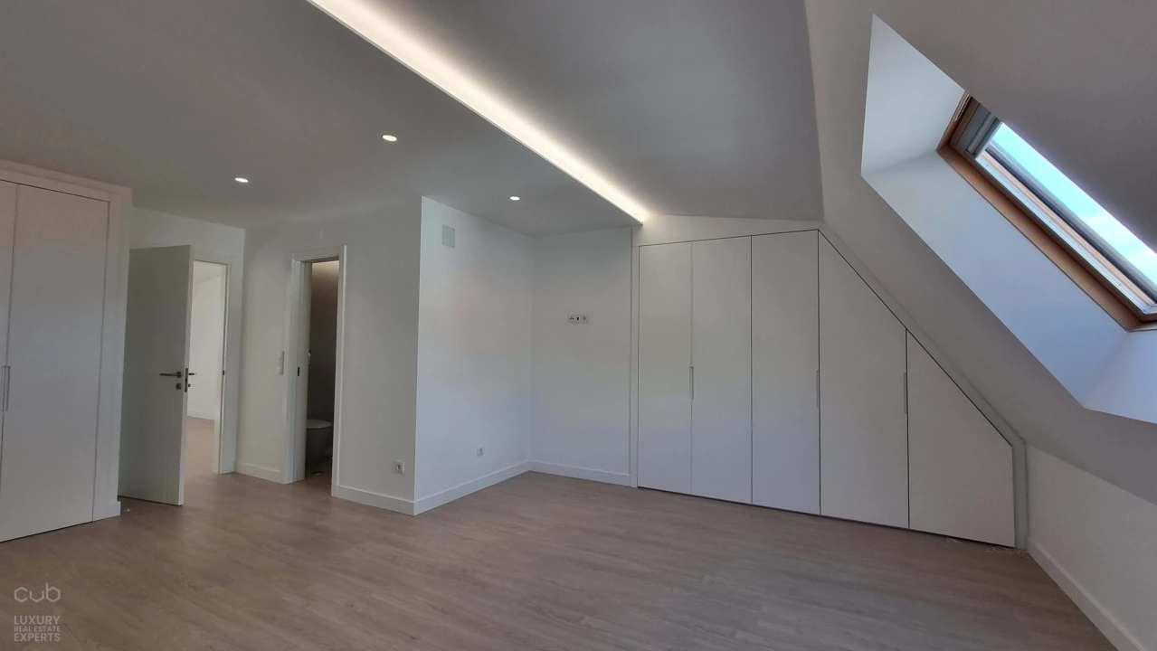 Apartamento T5 para Venda em Costa da Caparica Foto 1