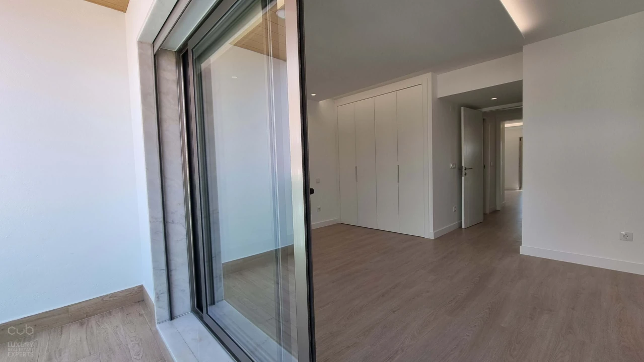 Apartamento T5 para Venda em Costa da Caparica Foto 7