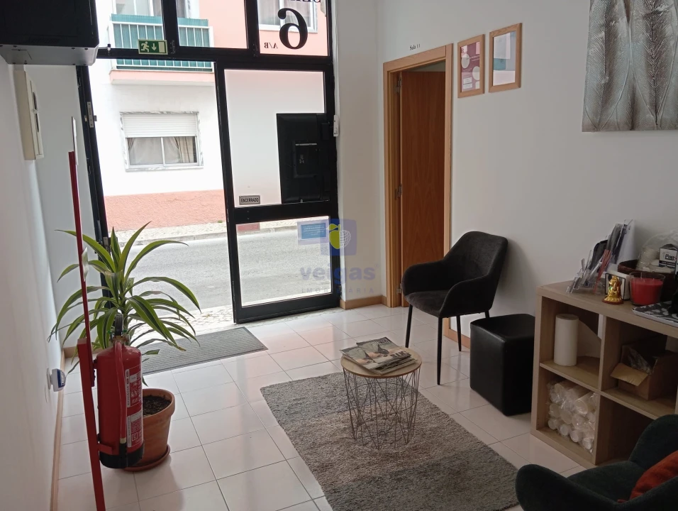 Escritório para Venda em Caldas da Rainha - Santo Onofre e Serra do Bouro Foto 1