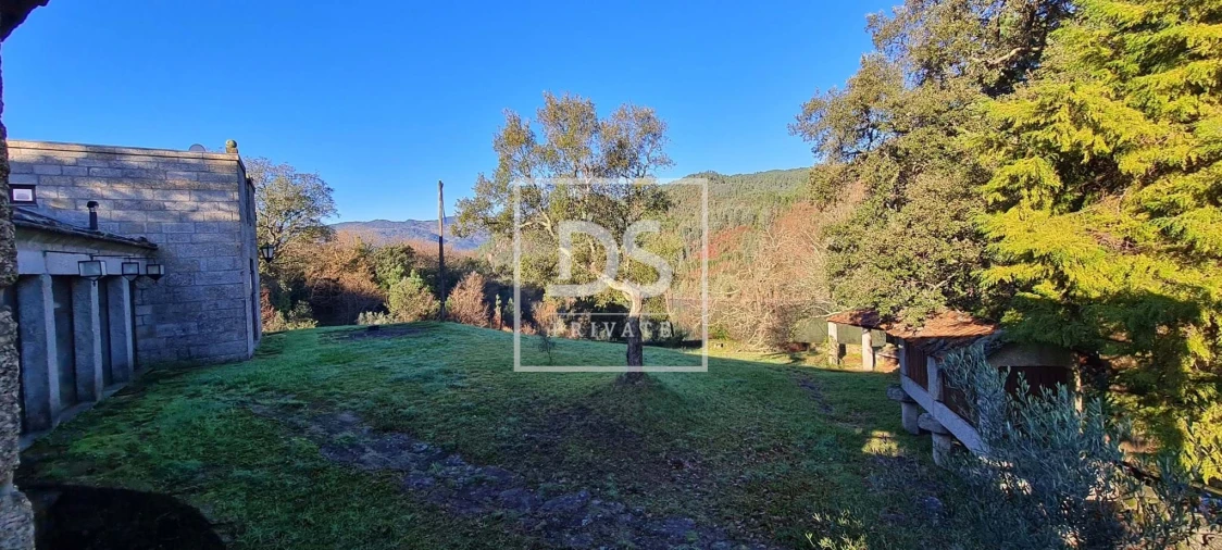 Quinta T9 para Venda em Santa Clara de Louredo Foto 31
