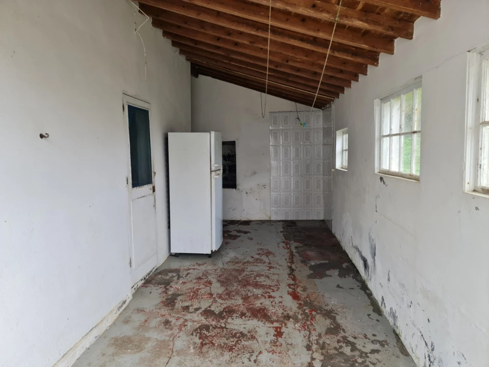 Moradia T5 para Venda em Lajes do Pico Foto 16