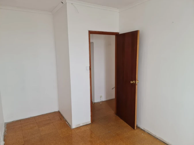 Moradia T5 para Venda em Lajes do Pico Foto 8