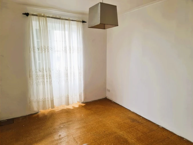 Moradia T5 para Venda em Lajes do Pico Foto 5