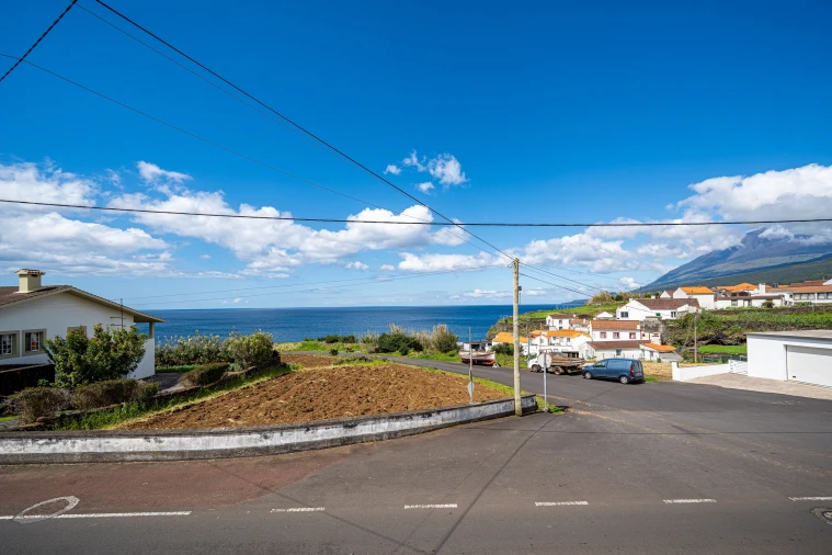 Moradia T5 para Venda em Lajes do Pico Foto 30