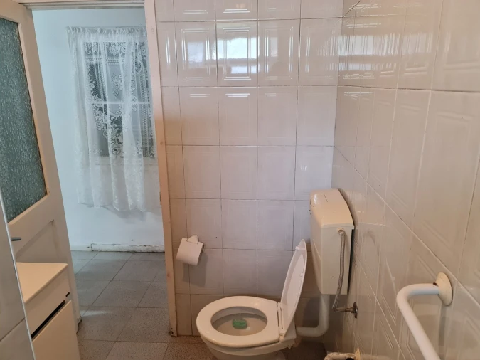 Moradia T5 para Venda em Lajes do Pico Foto 13