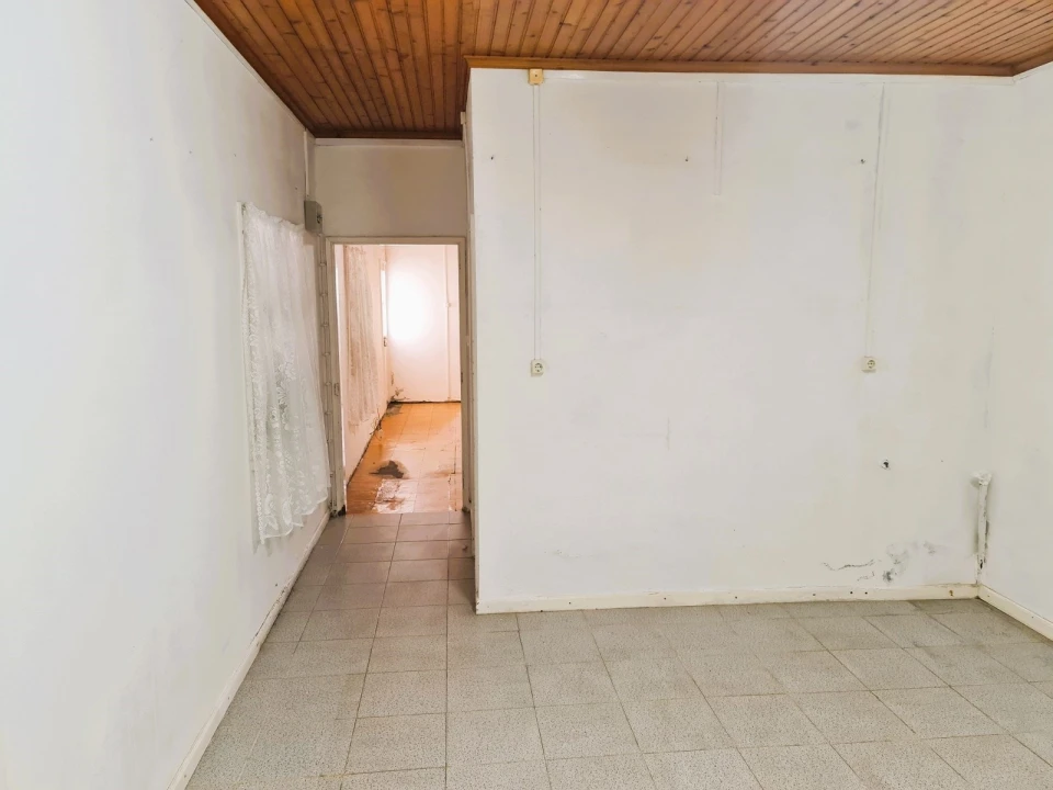 Moradia T5 para Venda em Lajes do Pico Foto 15