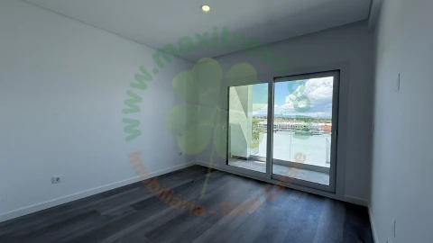 Apartamento T1 para Venda em Corroios
