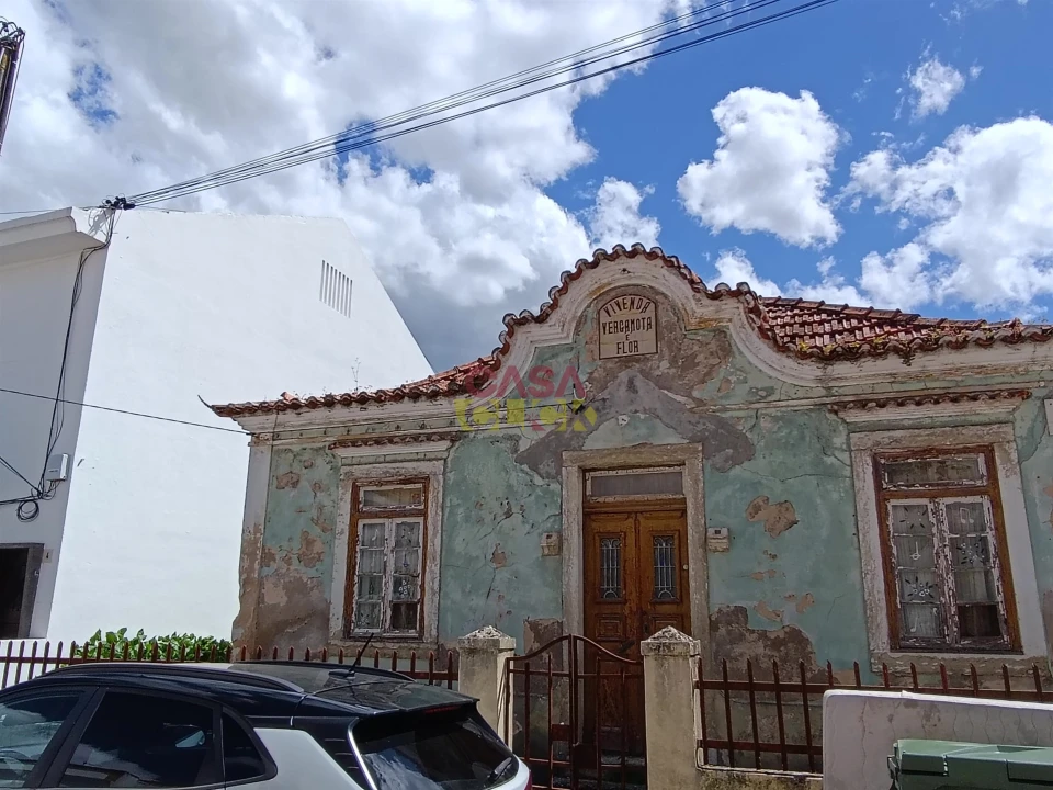 Moradia T6 para Venda em São João Baptista Foto 1