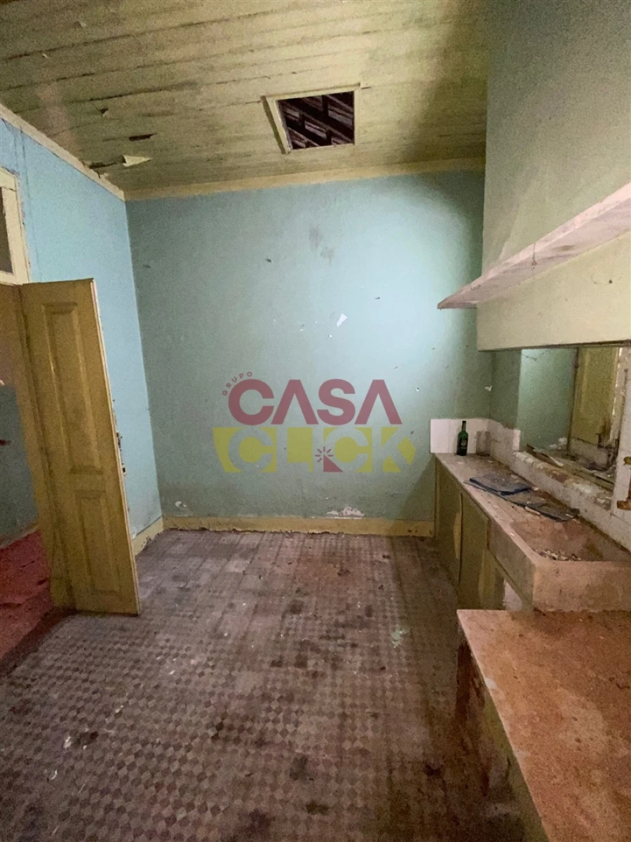 Moradia T6 para Venda em São João Baptista Foto 14