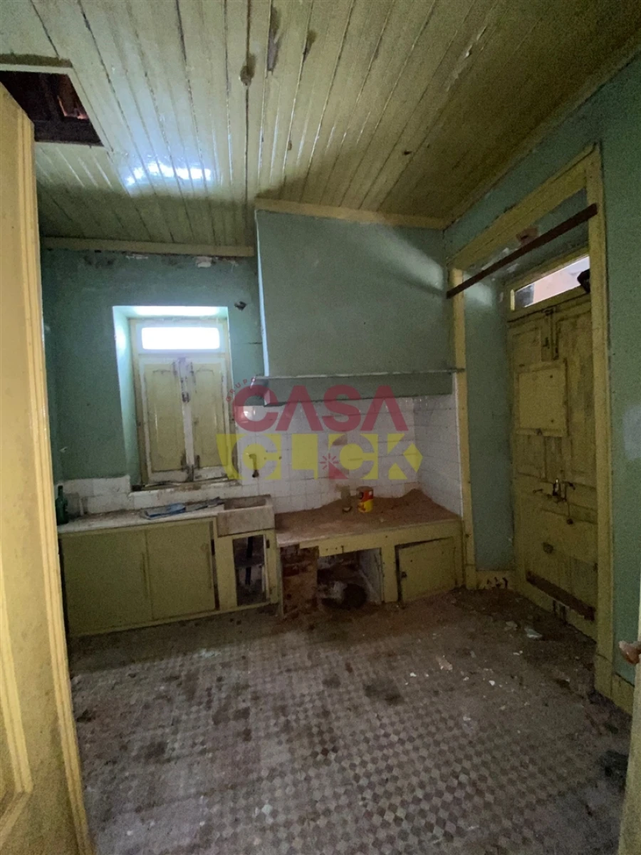 Moradia T6 para Venda em São João Baptista Foto 15