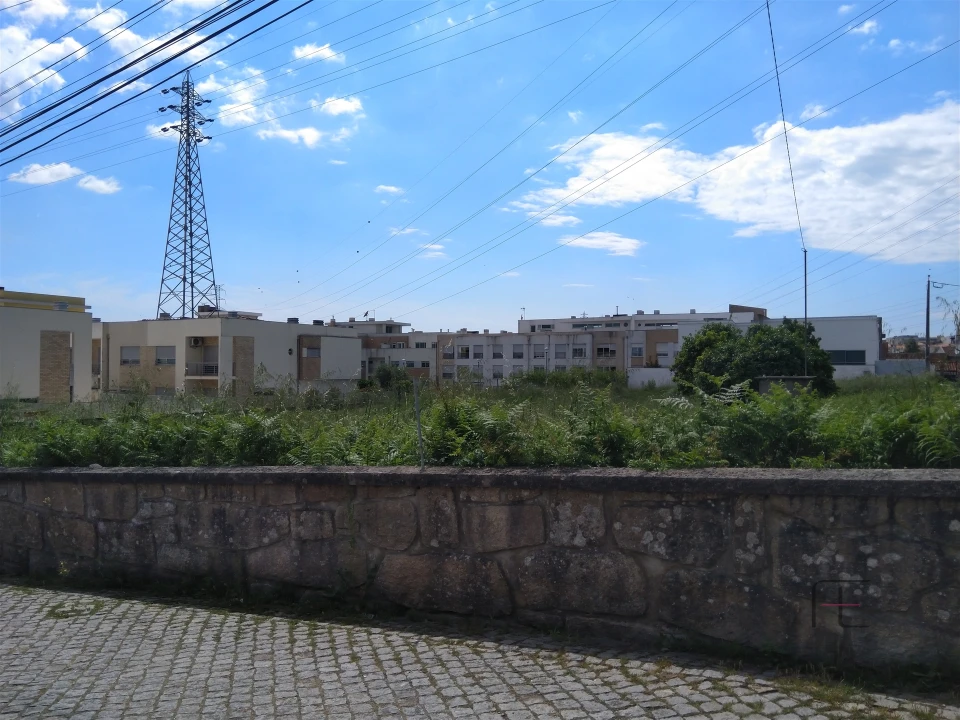 Terreno para Venda em Cidade da Maia Foto 5