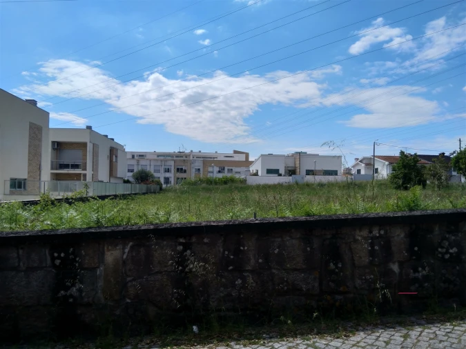 Terreno para Venda em Cidade da Maia Foto 13