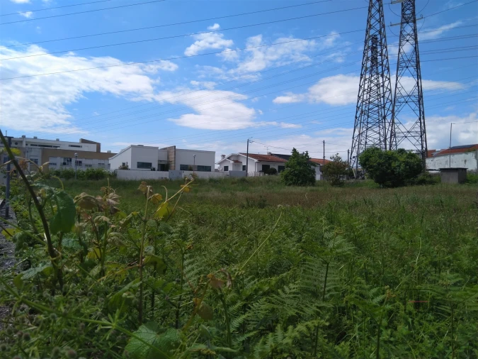 Terreno para Venda em Cidade da Maia Foto 7