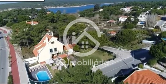 Moradia T6 para Venda em Sesimbra (Castelo)