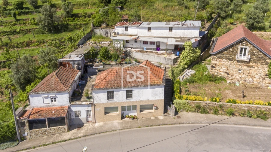 Moradia T3 para Venda em Raiva, Pedorido e Paraíso Foto 1