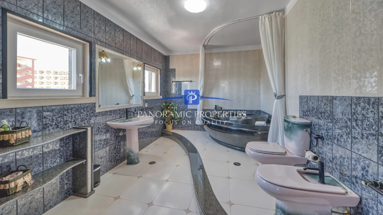 Apartamento T5 para Venda em Porches Foto 15