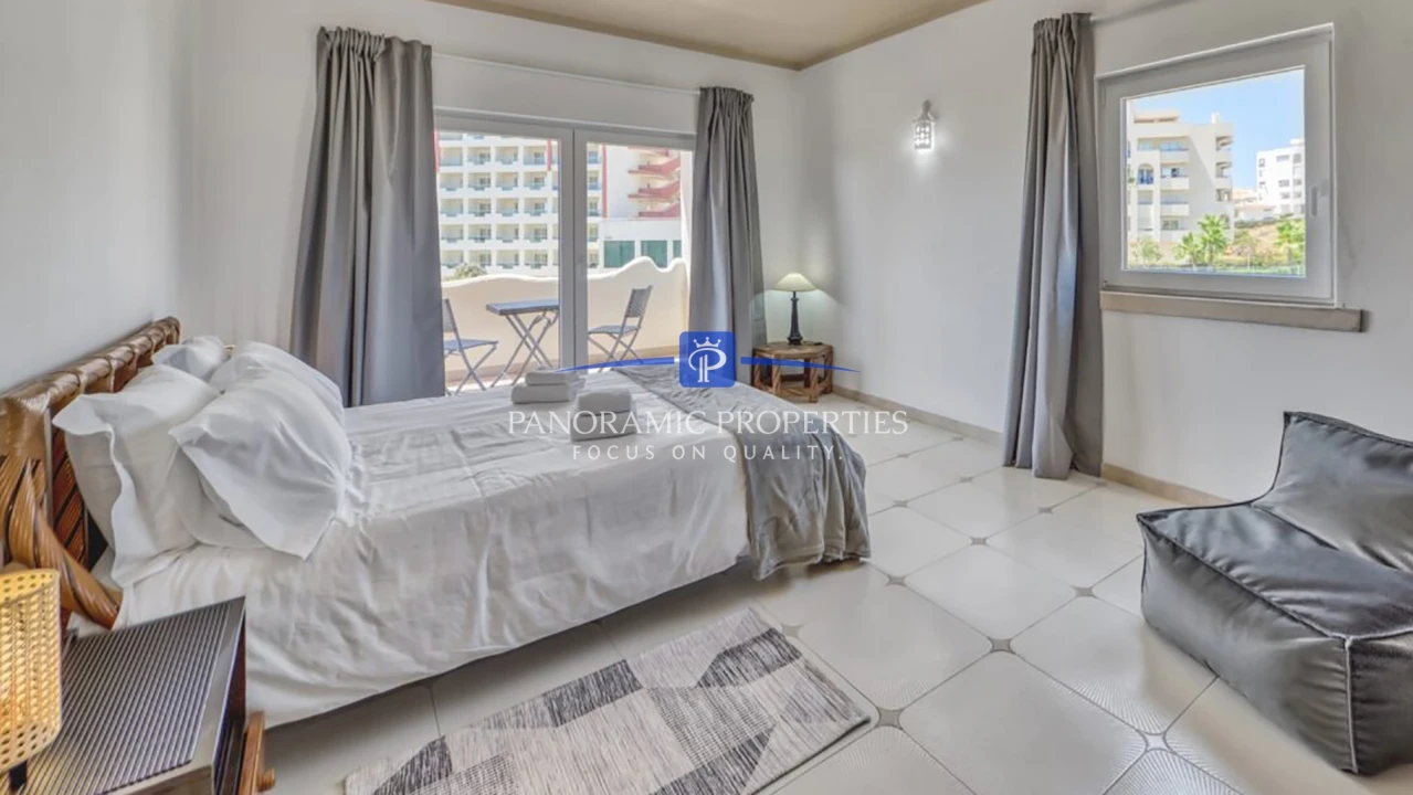 Apartamento T5 para Venda em Porches Foto 19