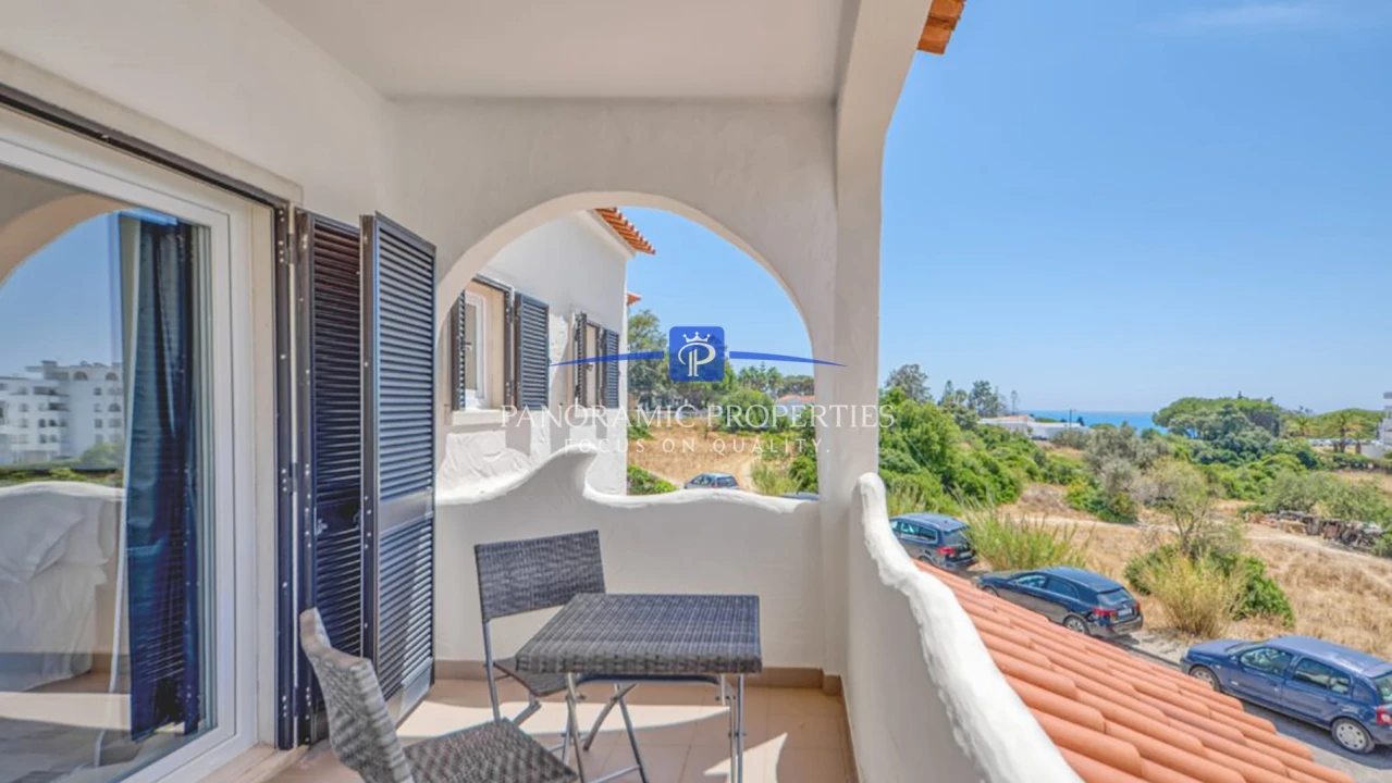 Apartamento T5 para Venda em Porches Foto 16